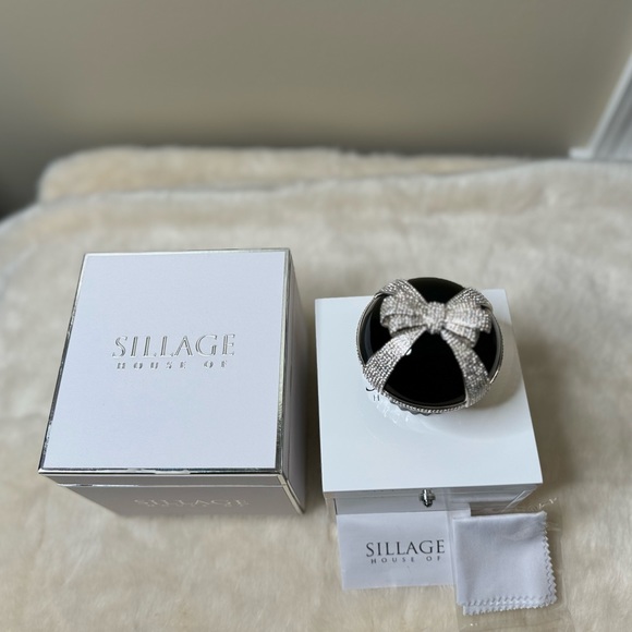 SOLD- House of Sillage Nouez Moi Limited Edition - Picture 3 of 7